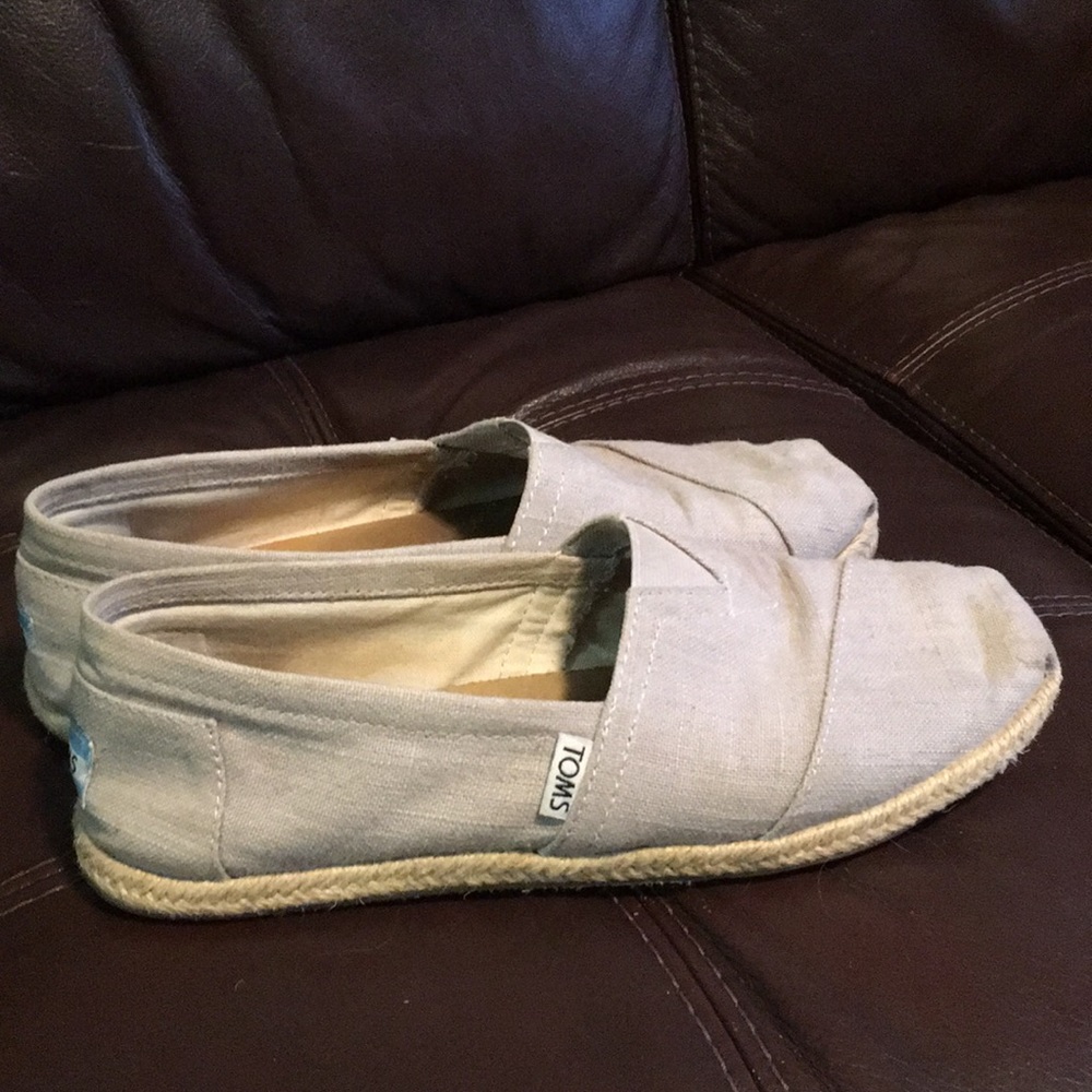 Grey Toms